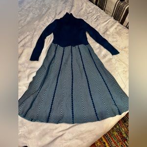 Gorgeous used Once flowy dress in a Beautiful Turquoise & White🫶